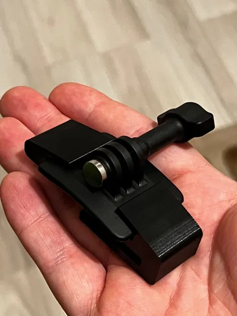 Kẹp Gắn Nón DJI Osmo Action 5 (Cap Clip) - Image 1