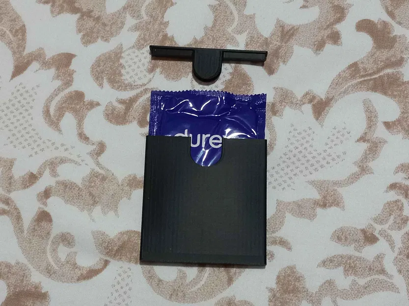 Hộp đựng condom trong ví (parametric) - Image 1