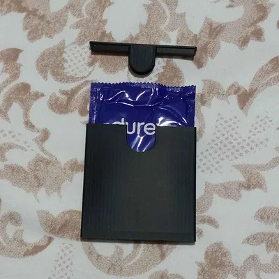 Hộp đựng condom trong ví (parametric)