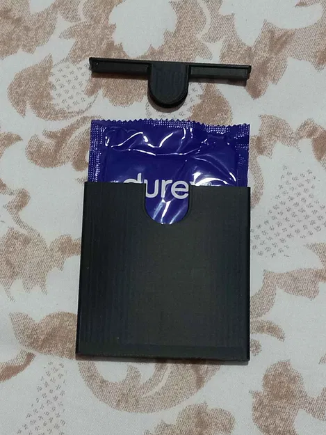Hộp đựng condom trong ví (parametric) - Image 2