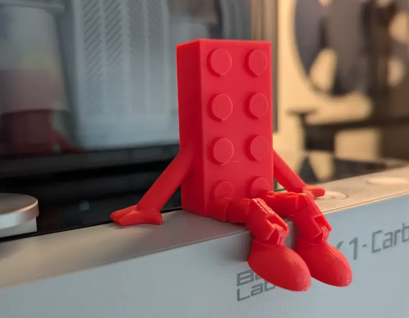 Brick Buddy – Bạn nhỏ canh chừng khối xây - Image 1