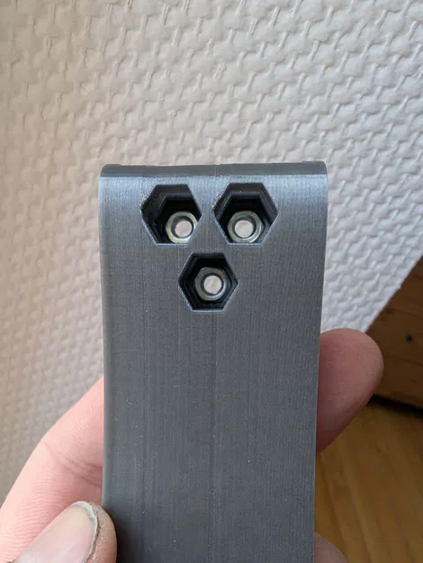 Tay cầm và ngàm gắn tay cho khiên cosplay/khiên gỗ - Image 3