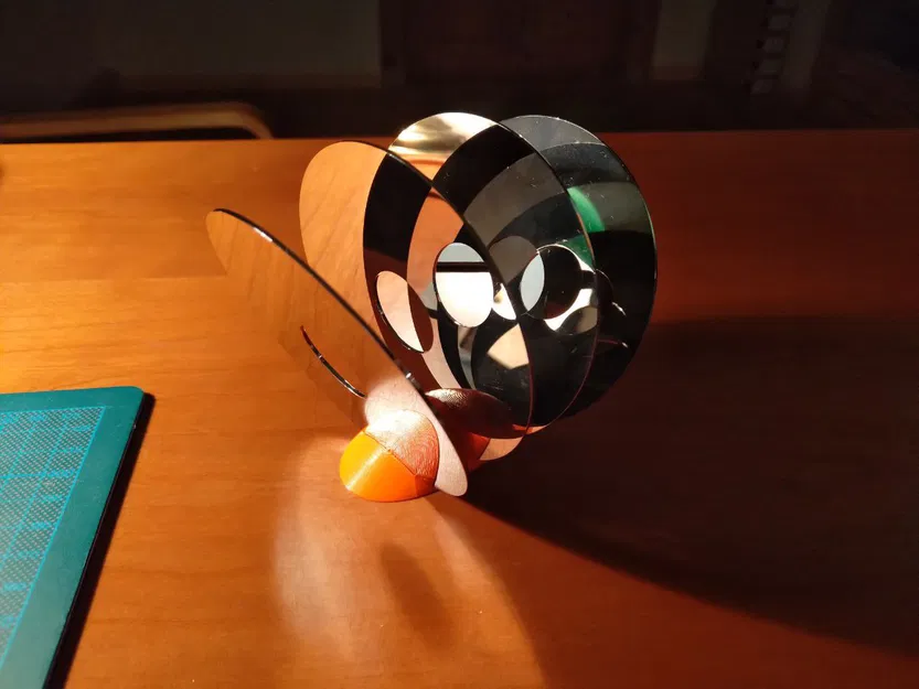 Festplattenkunst – Nghệ thuật từ ổ cứng - Image 1