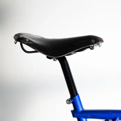 Ngàm gắn AirTag giấu kín dưới yên xe (Stealth AirTag Saddle Mount)