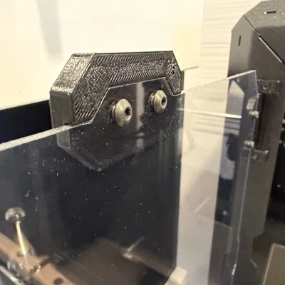 Prusa Mini Enclosure: ngàm giảm ồn/đóng cửa êm (door closer / silencer)