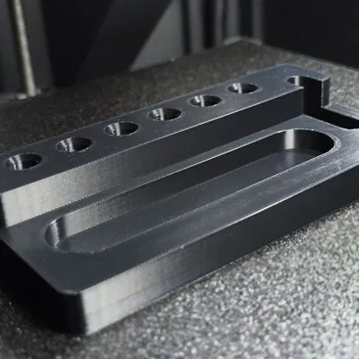 Organizador de Boquillas y mantenimiento – Khay sắp xếp đầu phun & dụng cụ