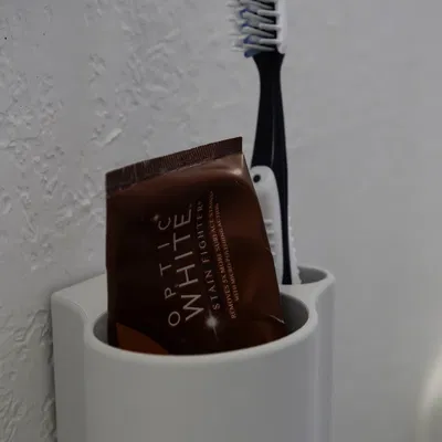 Giá Treo Tường Đựng Bàn Chải/Kem Đánh Răng Dùng Command Strip