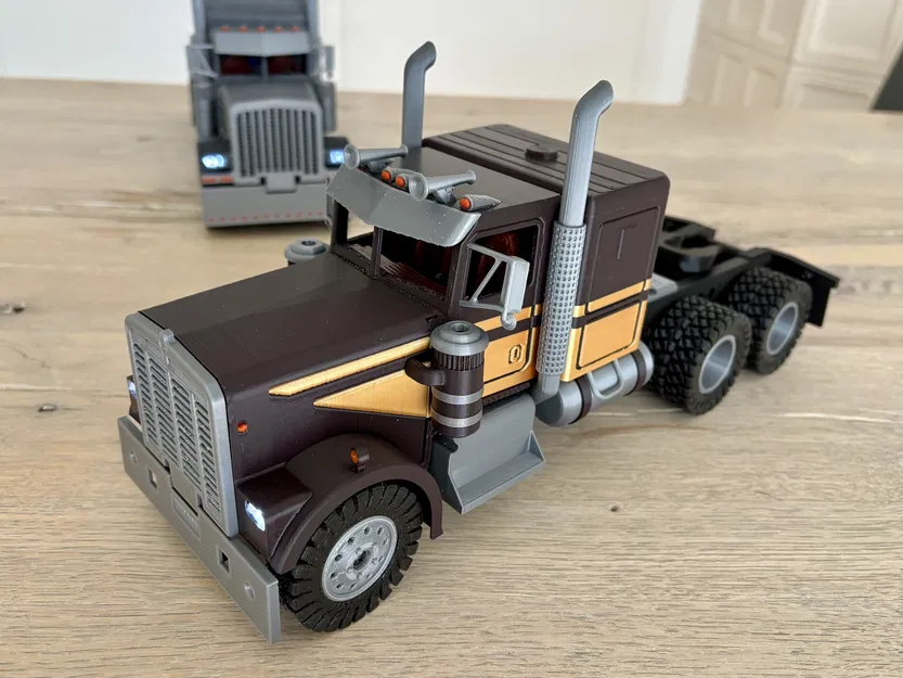 Smokey and the Bandit - Kenworth W900A cho RC SemiTruck - Image 1
