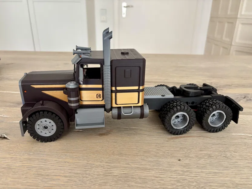 Smokey and the Bandit - Kenworth W900A cho RC SemiTruck - Image 4