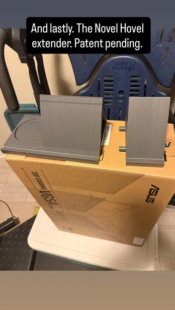 Novel Hovel – Giá kê sách kiêm giữ ly (có extender cho sách lớn) - Image 4