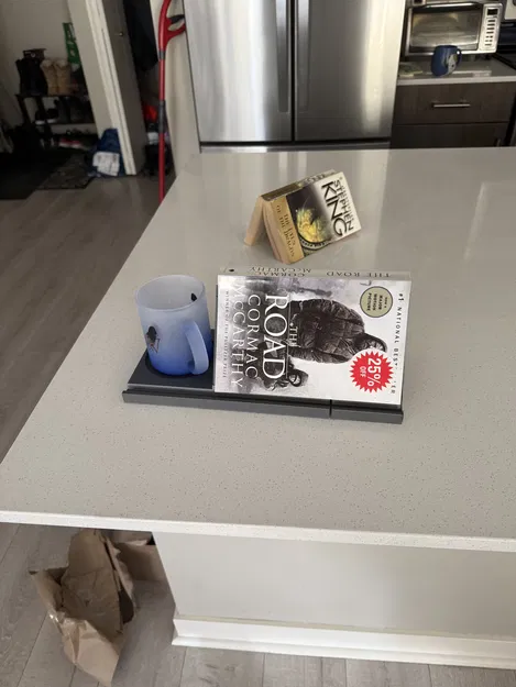 Novel Hovel – Giá kê sách kiêm giữ ly (có extender cho sách lớn) - Image 8