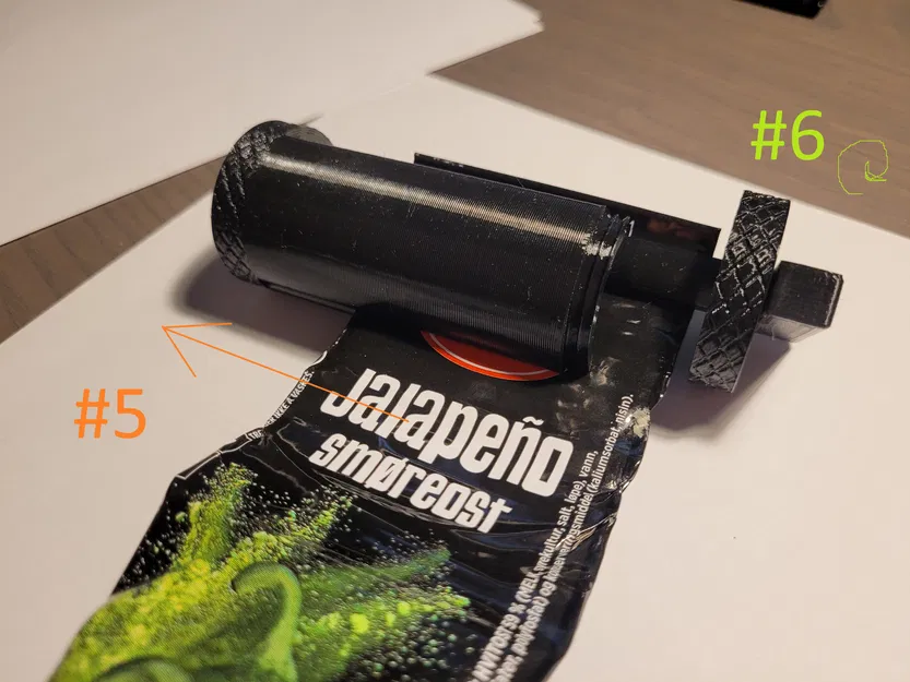 Tube squeezer – Dụng cụ vắt tuýp có tay quay - Image 6