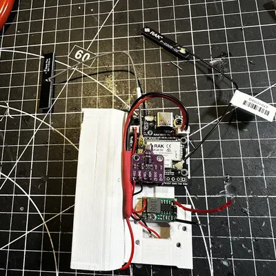 Meshtastic ABM Node tối giản dùng hộp thuốc chống nước (Smoker's Section)