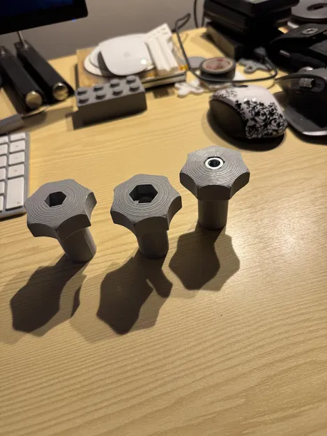 Altendorf – Tay nắm siết kẹp trên thanh guide (1980) - Image 1