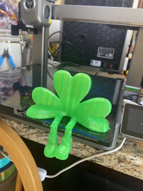 Shamrock guy – mô hình shamrock khớp (articulated) - Image 1