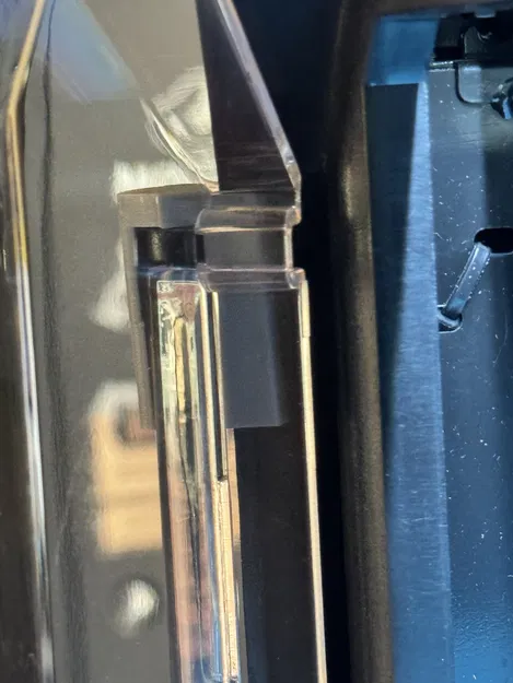 QIDI X-Max 3 – Chặn Giữ Cửa Mở Gắn Trùm Lên Bản Lề (Door Hold Open Over Hinge) - Image 2