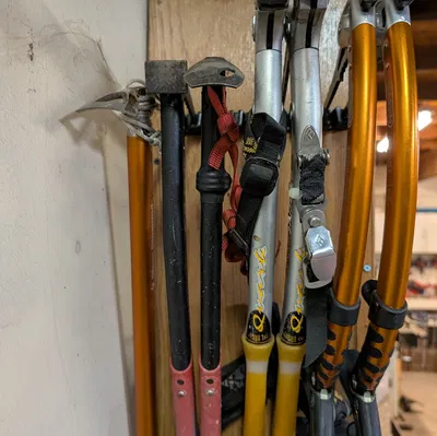 Móc Treo Lưu Trữ Ice Tool / Ice Axe Gắn Tường