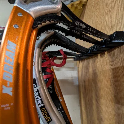 Móc Treo Lưu Trữ Ice Tool / Ice Axe Gắn Tường