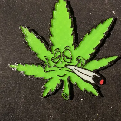 Lá Cần Sa Đang Hút (Pot Leaf Smoking)