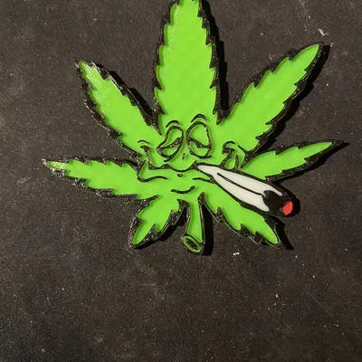 Lá Cần Sa Đang Hút (Pot Leaf Smoking)