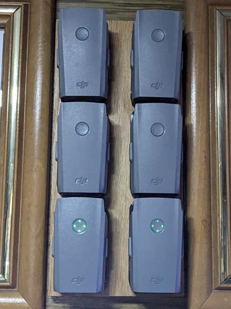 Giá treo pin DJI Mavic Air 2/Air 2S gắn tường - Image 1