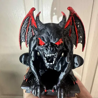 Tượng Gargoyle Canh Gác Có Cánh Hung Dữ