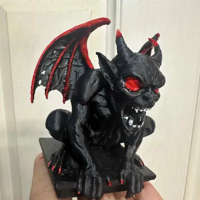 Tượng Gargoyle Canh Gác Có Cánh Hung Dữ