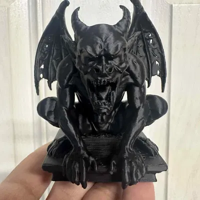 Tượng Gargoyle Canh Gác Có Cánh Hung Dữ