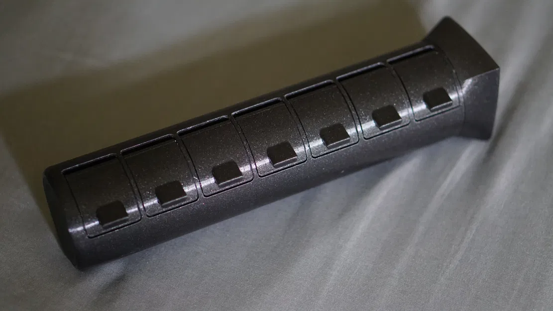 Hộp thuốc 7 ngày dạng xoay 4 ngăn/ngày (FreeCAD parametric) - Image 1