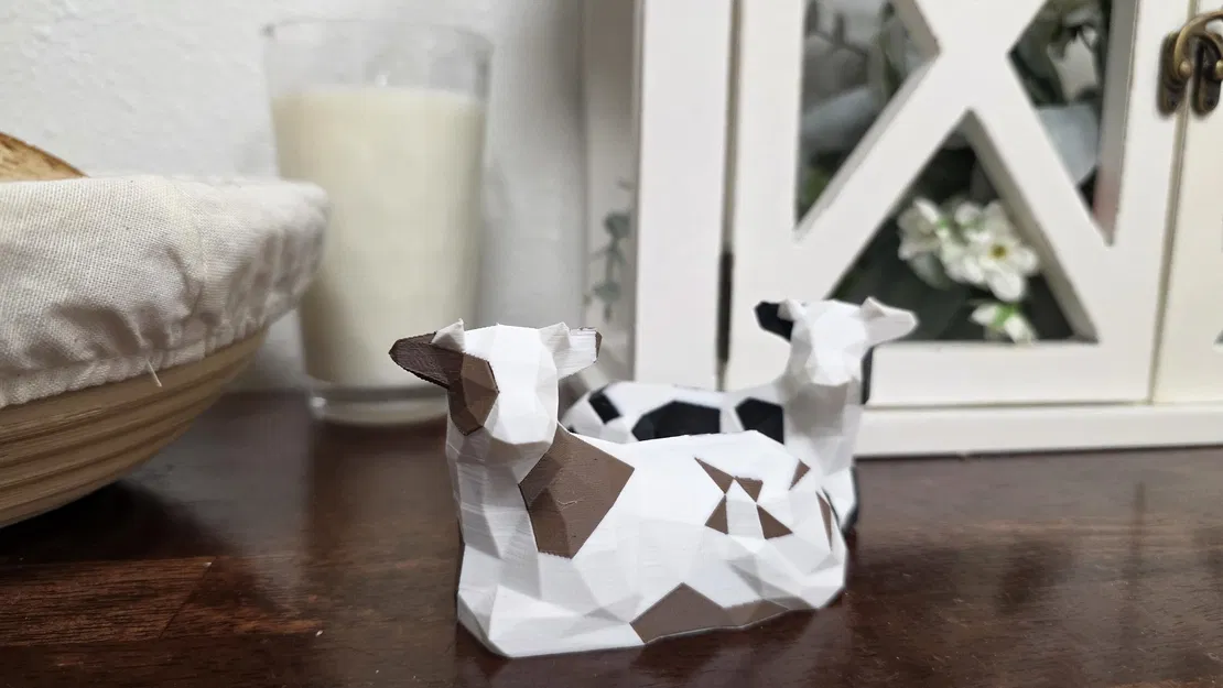Bò Low-Poly Hiện Đại (Modern Low-Poly Cow) - Image 2