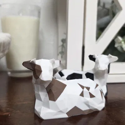 Bò Low-Poly Hiện Đại (Modern Low-Poly Cow)