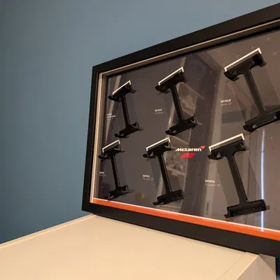 Ngàm treo tường xe F1 Bburago 1/43 - bản 4 bánh