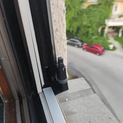 Fliegengitter Haken – móc thay thế cho lưới chống côn trùng