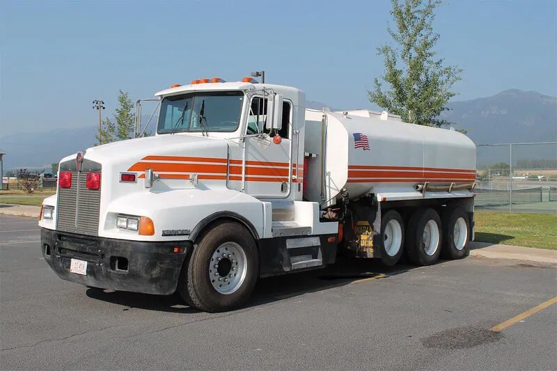 Tanker – Xe bồn cứu hỏa Kenworth 3 trục - Image 1