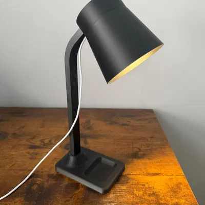 Đèn bàn (Desk Lamp)