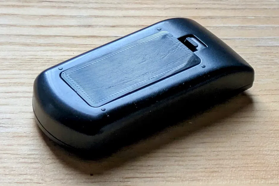 Nắp pin cho remote Triangle Elara LN01A (Battery cover replacement) - Image 2