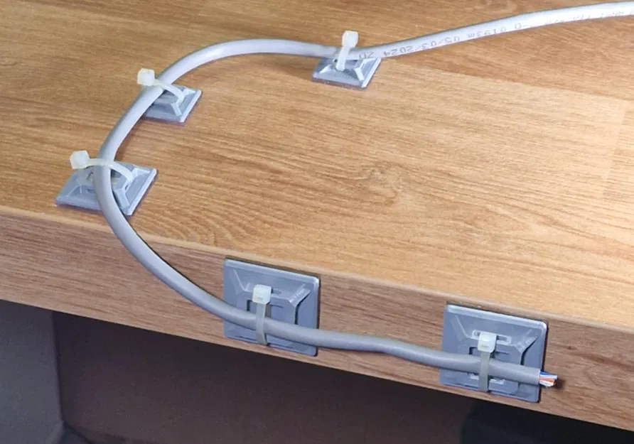 Giá giữ cáp dùng dây rút đơn giản (Simple zip tie cable mount holder) - Image 5