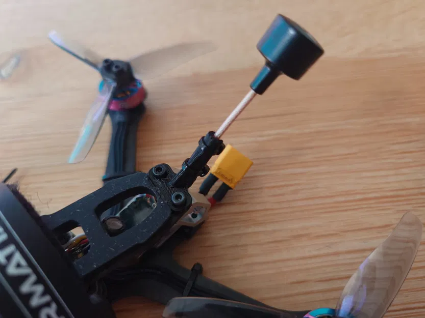 Ngàm gắn antenna Armattan Tadpole cho antenna dùng u.fl và coax - Image 2