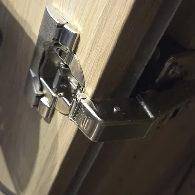 Adapter đảo chiều bản lề cửa góc Ikea Pax (reverse hinge)