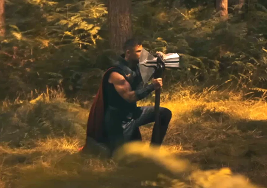 THOR: AVENGERS DOOMSDAY DOUBLE BIT - Image 4