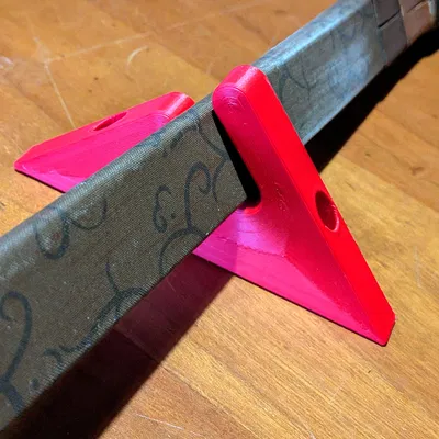 Giá treo tường góc nghiêng / kẹp treo cung (bow holder)