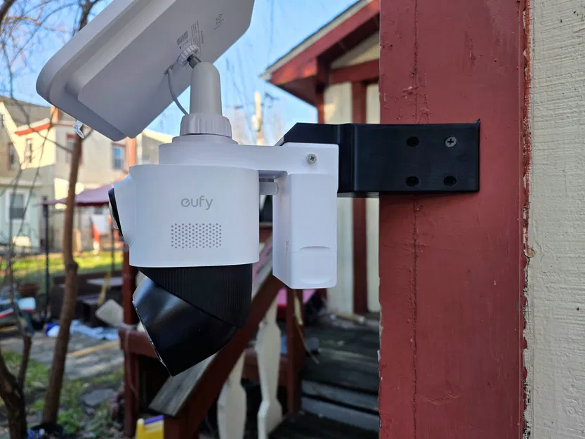 Giá treo góc tường dùng năng lượng mặt trời cho EufyCam S4 (Solar Corner Wall Mount) - Image 1