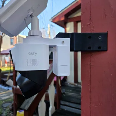 Giá treo góc tường dùng năng lượng mặt trời cho EufyCam S4 (Solar Corner Wall Mount)