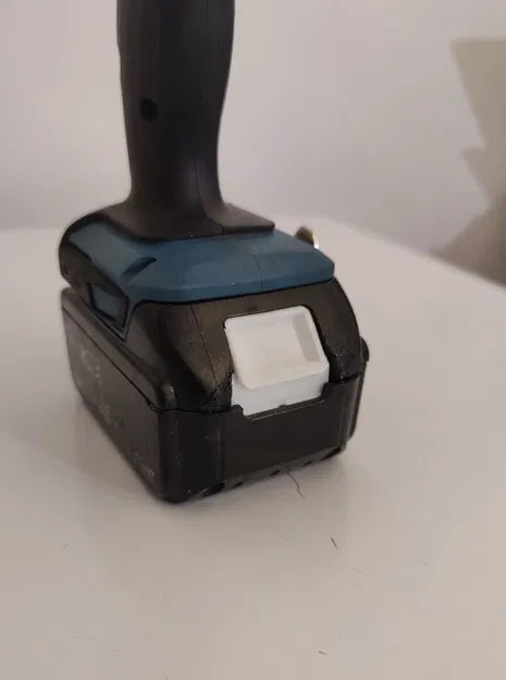 Nút bấm pin Makita (Makita Battery Button) - Image 1