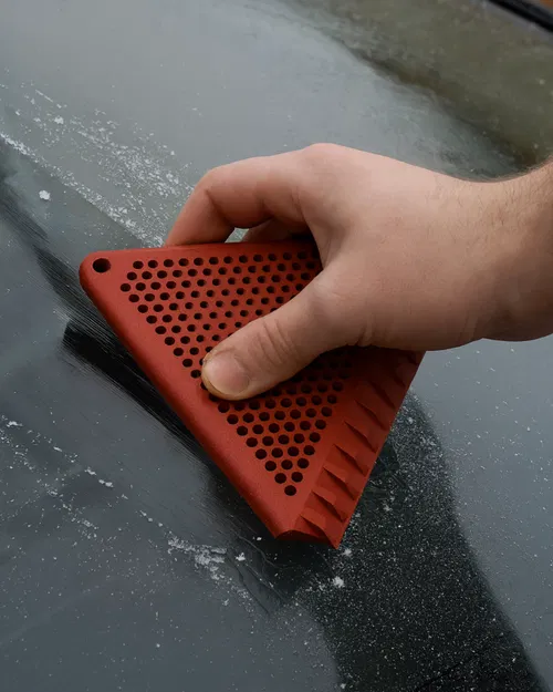 Dụng Cụ Cạo Băng Kính Chắn Gió Ô Tô Tam Giác Nhỏ Gọn (In 3D) - Image 1