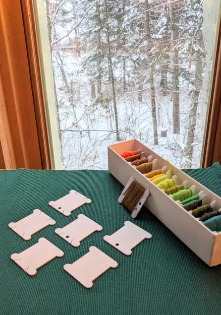 Bobbins thêu mượt & đơn giản (Smooth & Simple Embroidery Bobbins) - Image 2