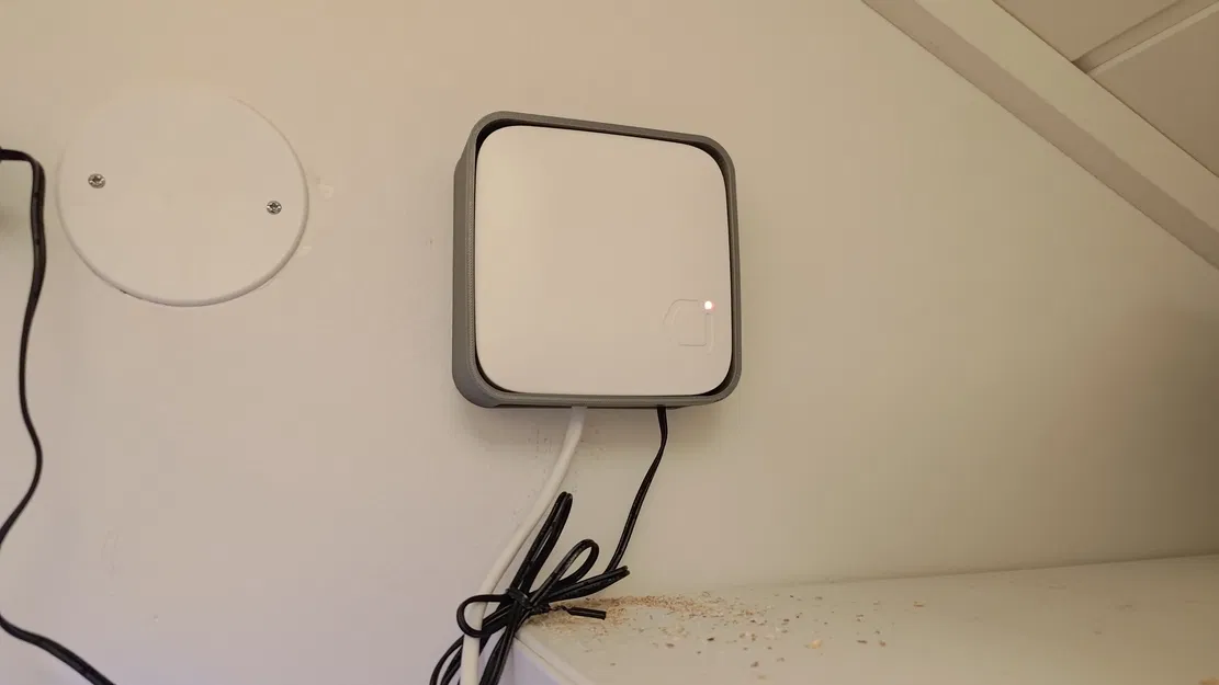 Ngàm treo tường Futurehome - Smarthub - Cube 1V1 - Image 1