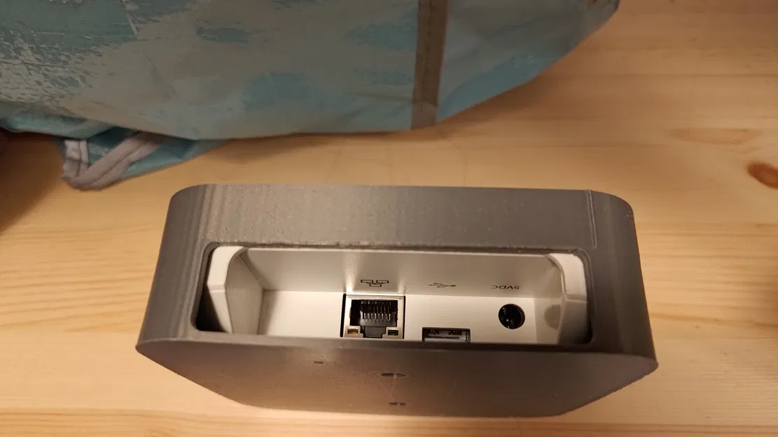 Ngàm treo tường Futurehome - Smarthub - Cube 1V1 - Image 2