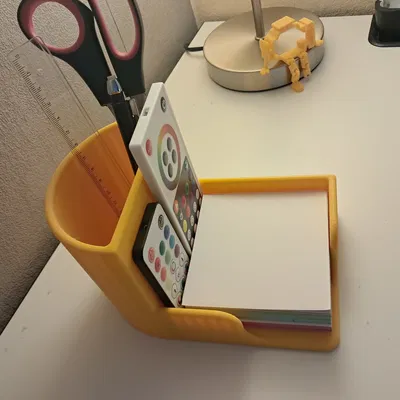 Khay để bàn gọn gàng cho bút và giấy note (desk_organizer_pens_notes)