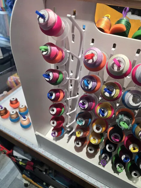 Ngàm giữ cuộn chỉ thêu Skadis / Vattenkar (Skadis / Vattenkar Embroidery Thread Holder) - Image 1